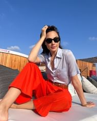 How old is Gal Gadot?